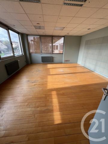 à vendre  950,66 m2 MORTEAU - 25