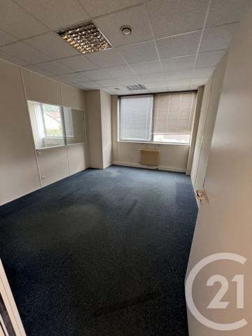 à vendre  950,66 m2 MORTEAU - 25