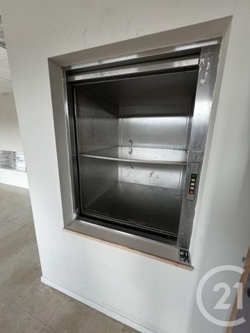 à vendre  950,66 m2 MORTEAU - 25