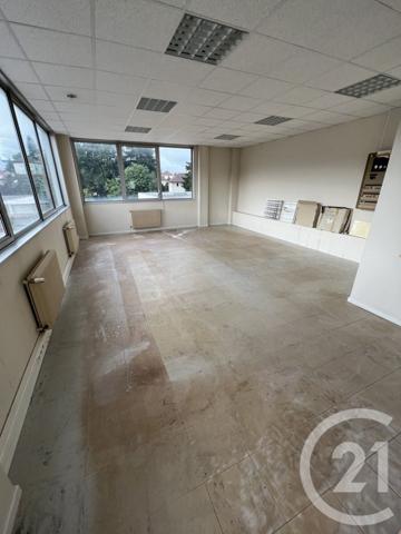 à vendre  950,66 m2 MORTEAU - 25