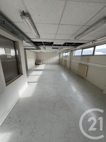 à vendre  950,66 m2 MORTEAU - 25