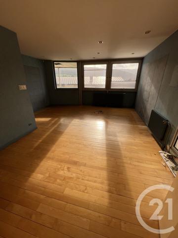 à vendre  950,66 m2 MORTEAU - 25