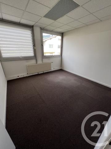 à vendre  950,66 m2 MORTEAU - 25