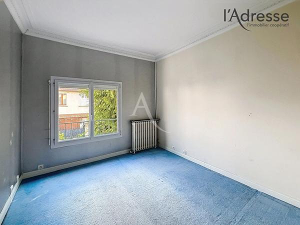 Maison Suresnes - 7 pièce(s) , 5 chambres de 149m² et 299m² de terrain