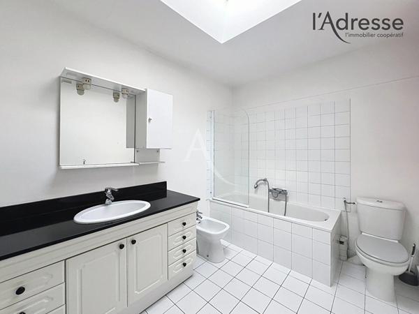 Maison Suresnes - 7 pièce(s) , 5 chambres de 149m² et 299m² de terrain