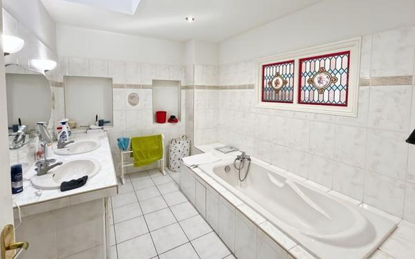 Maison à vendre    5 pièces •  Fleurance