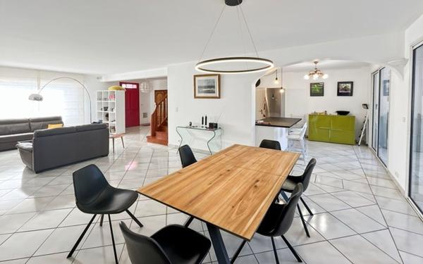 Maison à vendre    5 pièces •  Fleurance