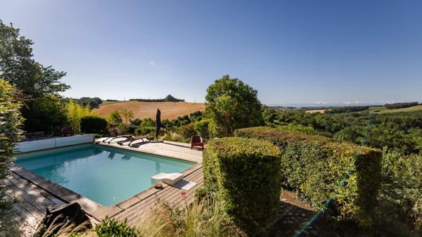31410 MONTAUT ANCIENNE METAIRIE DE CHARME 330m2