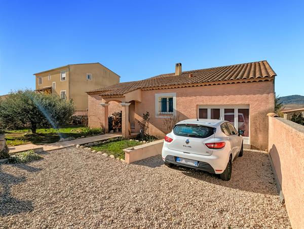 A vendre Maison 5 pièces 130 m2 avec piscine + stationnement à vendre à Oraison