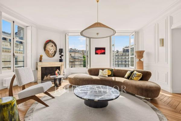 Paris VII - Remarquable appartement rénové avec vue dégagée