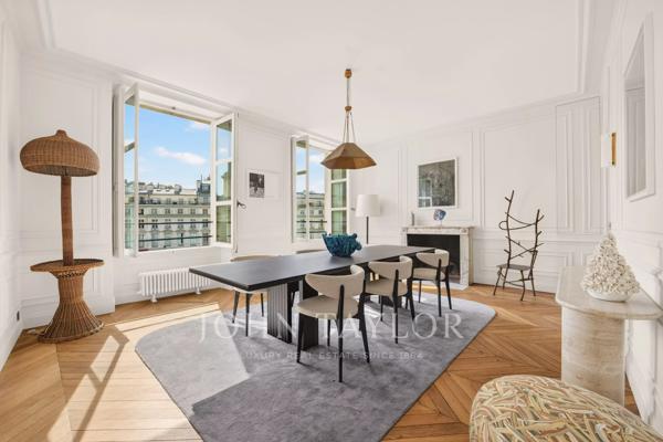 Paris VII - Remarquable appartement rénové avec vue dégagée