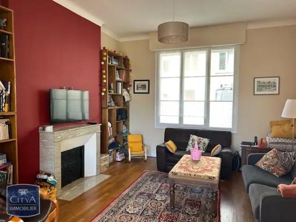 Maison à louer 5 pièces 160.74m² Saumur (49400)