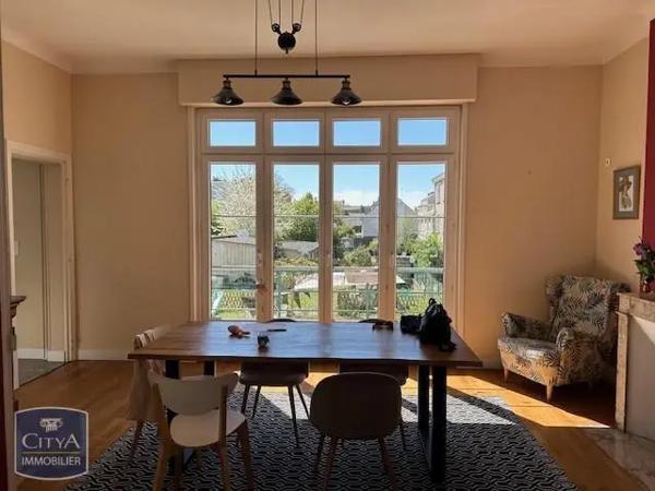 Maison à louer 5 pièces 160.74m² Saumur (49400)
