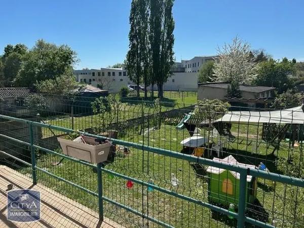 Maison à louer 5 pièces 160.74m² Saumur (49400)