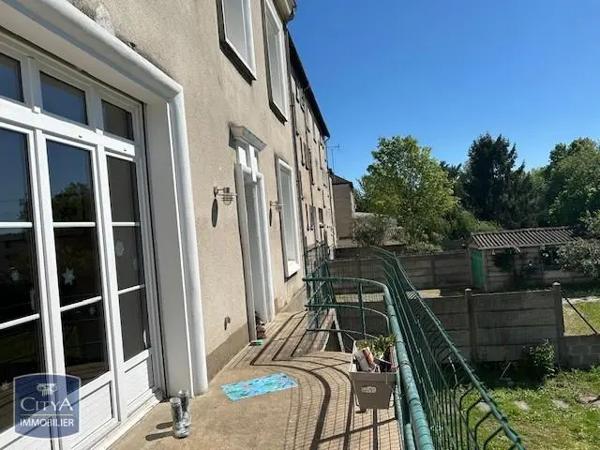 Maison à louer 5 pièces 160.74m² Saumur (49400)