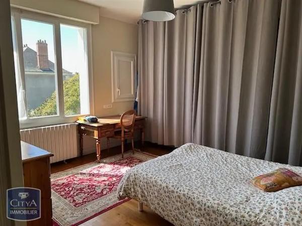 Maison à louer 5 pièces 160.74m² Saumur (49400)