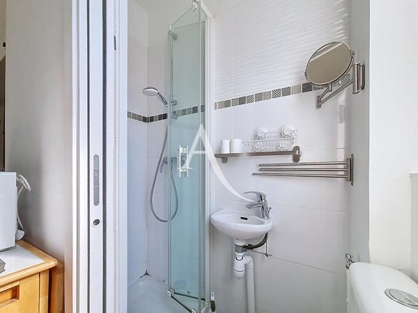 Charmante studette, près de la Place de la Nation