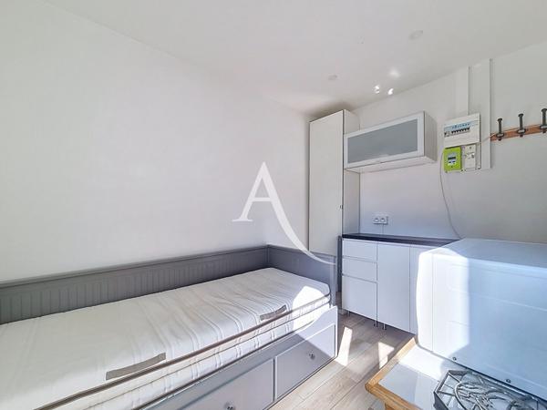 Charmante studette, près de la Place de la Nation