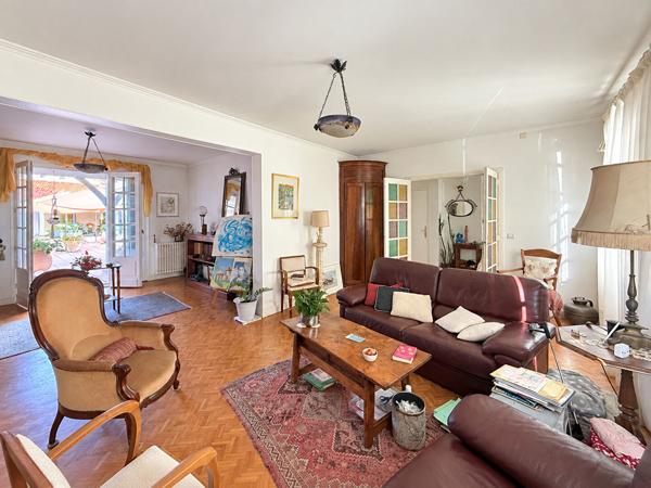 47300 VILLENEUVE SUR LOT Maison de ville avec jardin à Villeneuve/lot proche des commodités