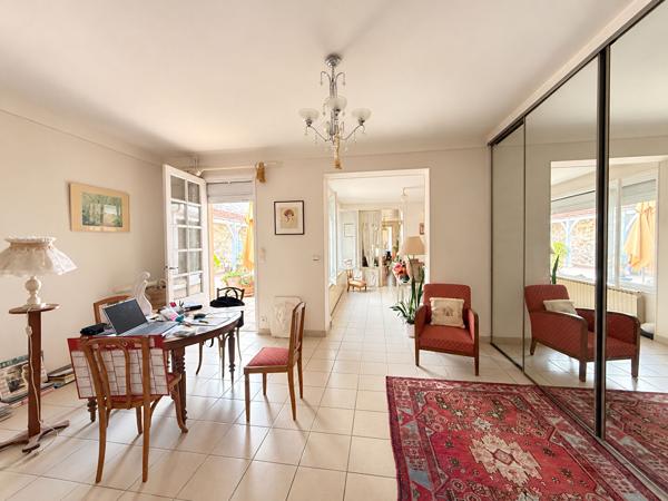 47300 VILLENEUVE SUR LOT Maison de ville avec jardin à Villeneuve/lot proche des commodités