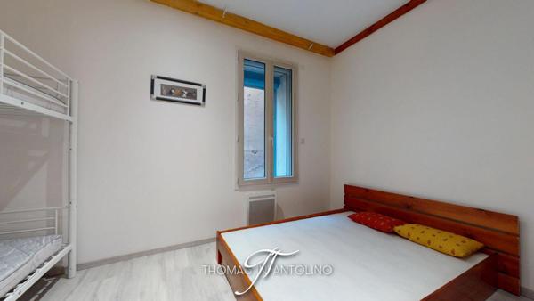 EN EXCLUSIVITE - 4 CHAMBRES - 2 SALLES D'EAU - 2 WC - COUR INTERIEURE  - RENOVATION COMPLÈTE