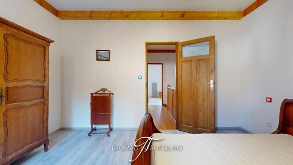 EN EXCLUSIVITE - 4 CHAMBRES - 2 SALLES D'EAU - 2 WC - COUR INTERIEURE  - RENOVATION COMPLÈTE