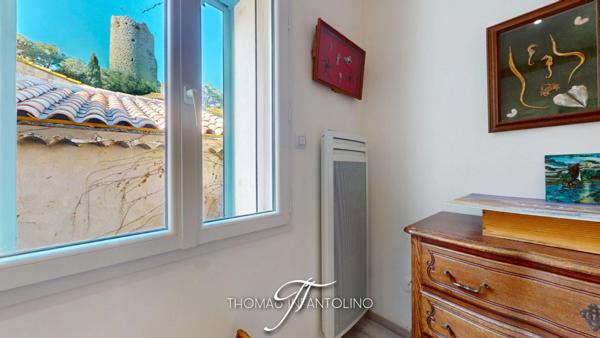 EN EXCLUSIVITE - 4 CHAMBRES - 2 SALLES D'EAU - 2 WC - COUR INTERIEURE  - RENOVATION COMPLÈTE