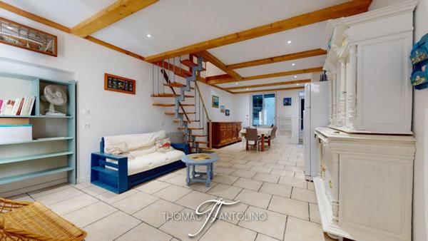 EN EXCLUSIVITE - 4 CHAMBRES - 2 SALLES D'EAU - 2 WC - COUR INTERIEURE  - RENOVATION COMPLÈTE