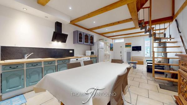 EN EXCLUSIVITE - 4 CHAMBRES - 2 SALLES D'EAU - 2 WC - COUR INTERIEURE  - RENOVATION COMPLÈTE