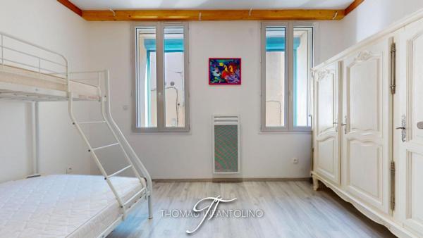 EN EXCLUSIVITE - 4 CHAMBRES - 2 SALLES D'EAU - 2 WC - COUR INTERIEURE  - RENOVATION COMPLÈTE