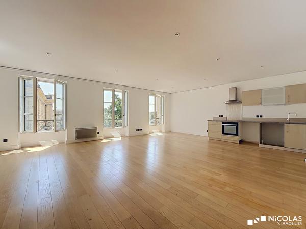Bordeaux Hôtel de Ville – Appartement avec vue sur les jardins