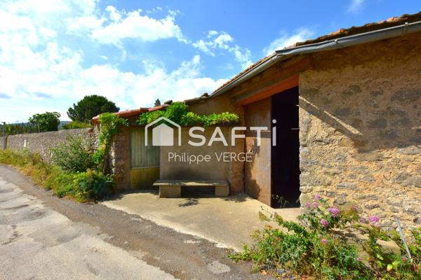 Remise en pierre 158 m² viabilisée sur terrain clos 800m²