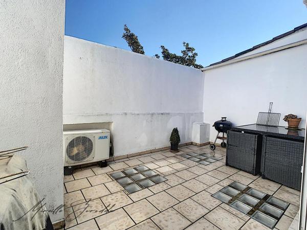 Jonquieres Saint Vincent maison en pierre 114m² avec terrasse et garage