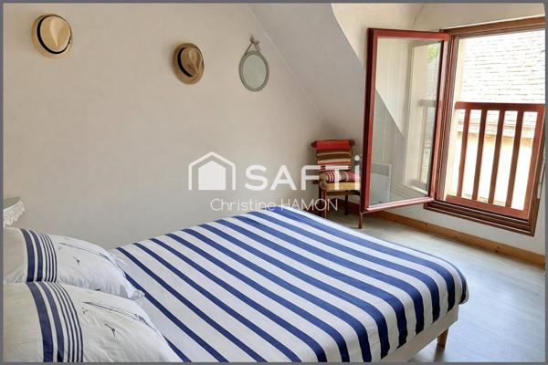 Sur le port à deux pas de la plage, tout à pied !