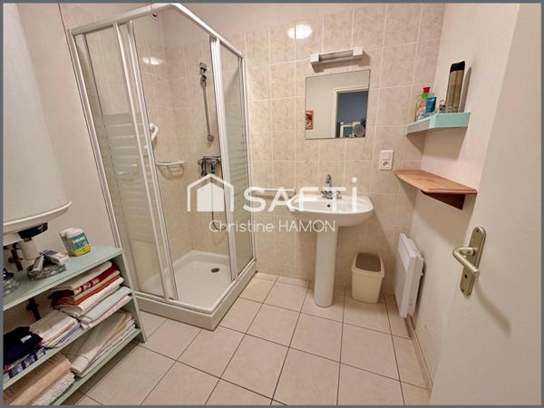 Sur le port à deux pas de la plage, tout à pied !