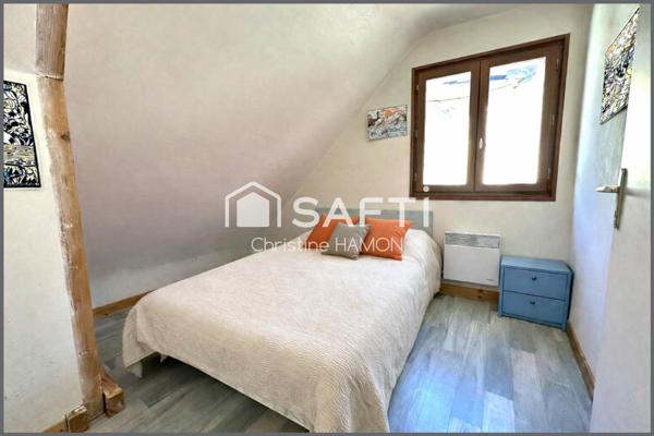 Sur le port à deux pas de la plage, tout à pied !