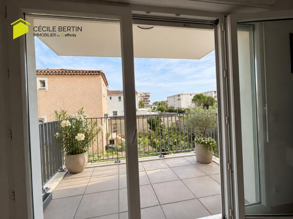 Appartement
         2 pièces
        - 44 m² Exclusivité 145 000 € *