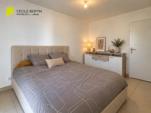 Appartement
         2 pièces
        - 44 m² Exclusivité 145 000 € *