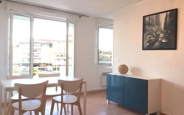 Appartement à louer    2 pièces • 43 m2 Ville-la-Grand