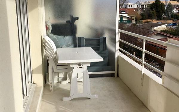 Appartement à louer    2 pièces • 43 m2 Ville-la-Grand