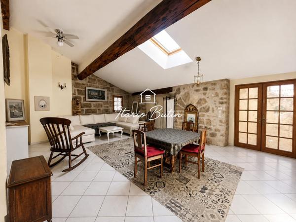 Maison de caractère de 175 m² habitables avec garage de 80 m² et extérieur