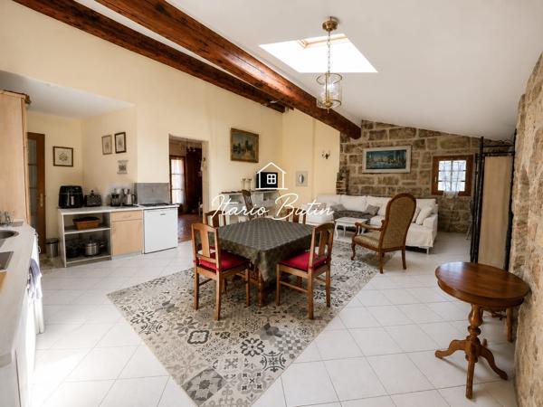 Maison de caractère de 175 m² habitables avec garage de 80 m² et extérieur