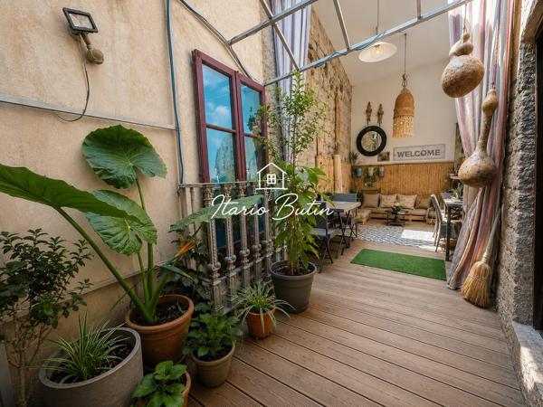 Maison de caractère de 175 m² habitables avec garage de 80 m² et extérieur