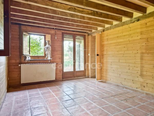 Grande longère à rénover avec dépendances, à Changé (72)