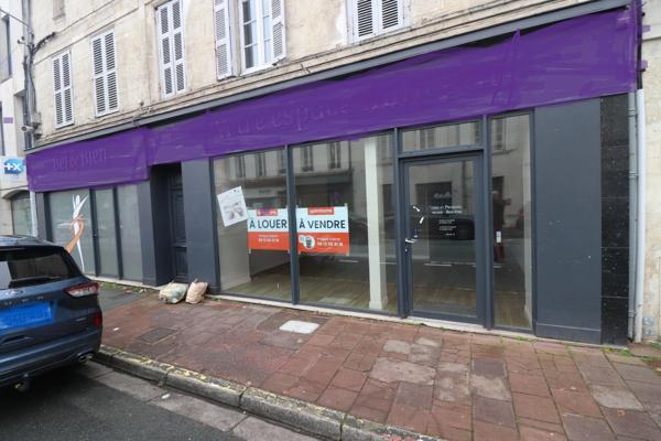 A VENDRE 110 M² DE BUREAUX DE PLAIN PIED A ROCHEFORT (17)