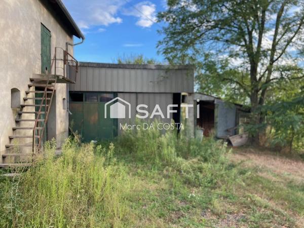 FERME A RENOVER. 5000 M2 TERRAIN. GROS POTENTIEL
