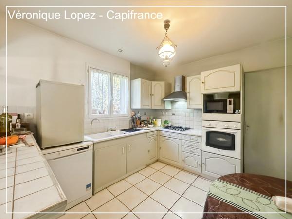 FOULAYRONNES, maison de plain-pied de 96 m² avec jardin, terrasse, double garage, VENDUE LOUEE.