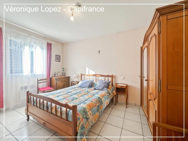 FOULAYRONNES, maison de plain-pied de 96 m² avec jardin, terrasse, double garage, VENDUE LOUEE.