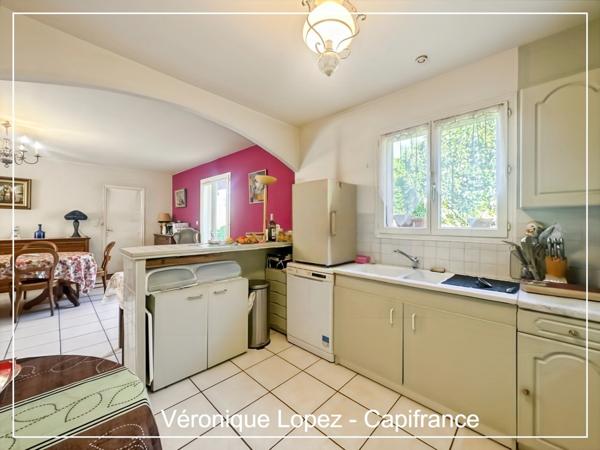 FOULAYRONNES, maison de plain-pied de 96 m² avec jardin, terrasse, double garage, VENDUE LOUEE.