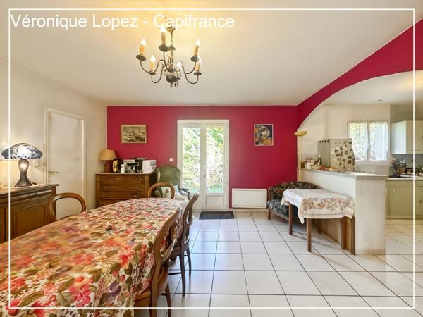 FOULAYRONNES, maison de plain-pied de 96 m² avec jardin, terrasse, double garage, VENDUE LOUEE.